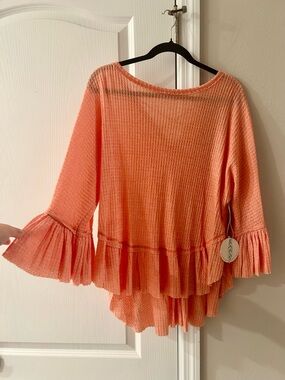 Hummingbird Coral Waffle Knit Ruffle Top Size Medium